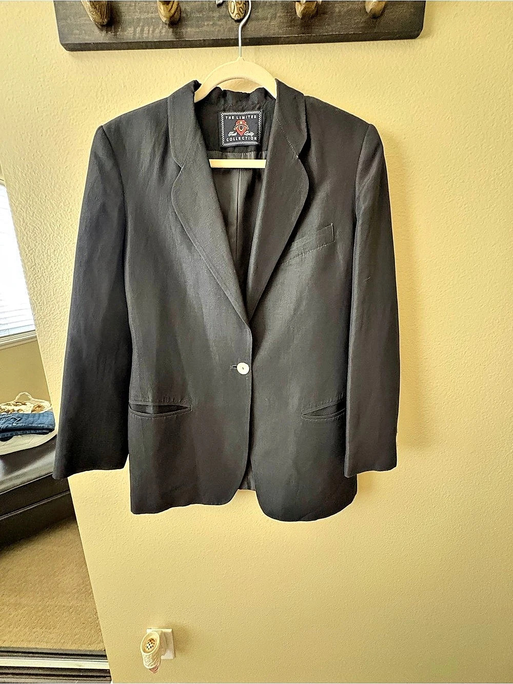 The Limited First Quality Collection Linen Blazer in Black Like New